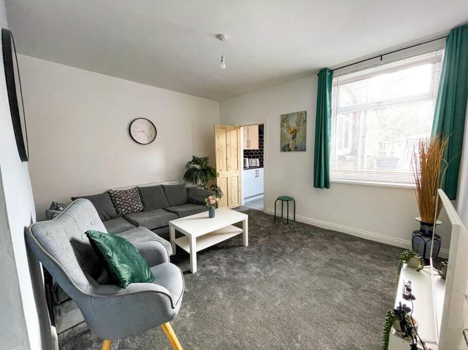 Апартаменты Perfect For Contractors & Families! 7 Beds Free Parking Бирмингем Экстерьер фото